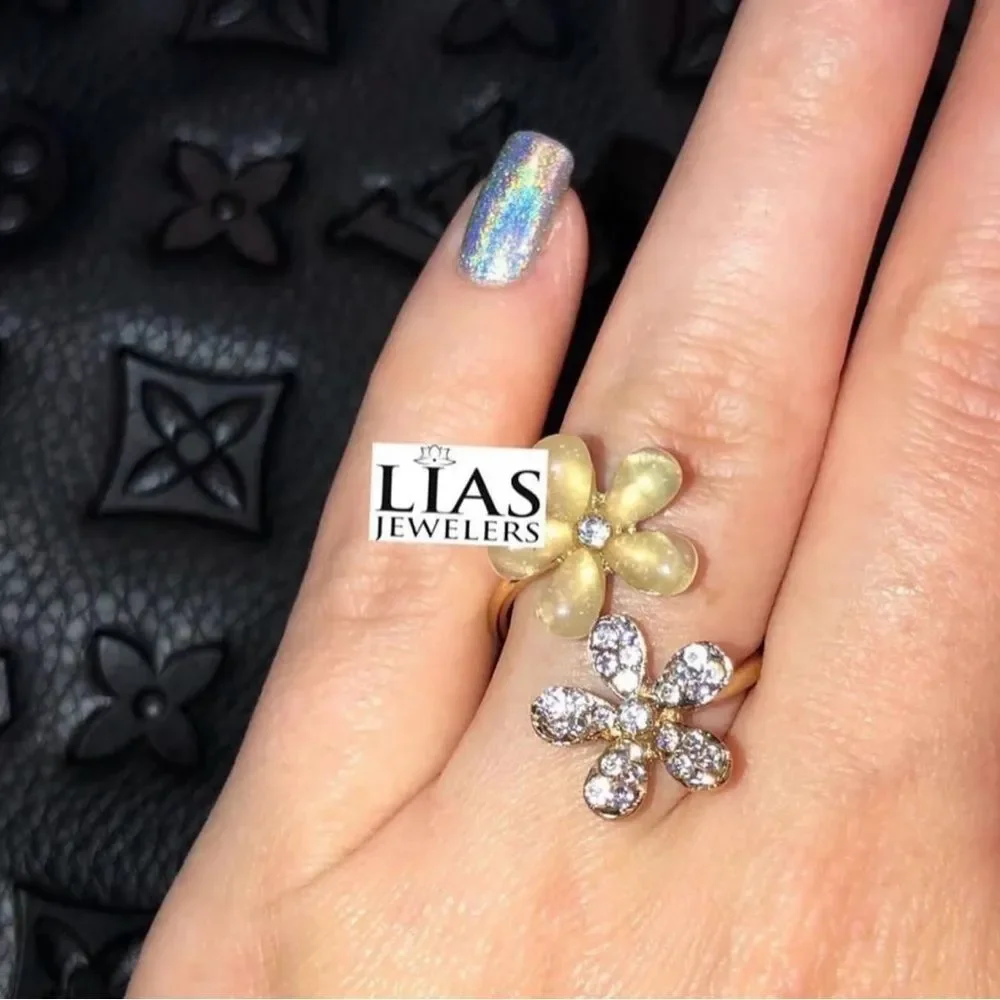New 18k rose gold engagement ring Flower Ring